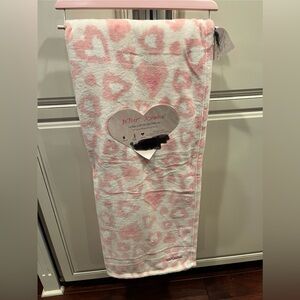 Betsey Johnson Pink and White Plush Throw Blanket Valentine’s Day